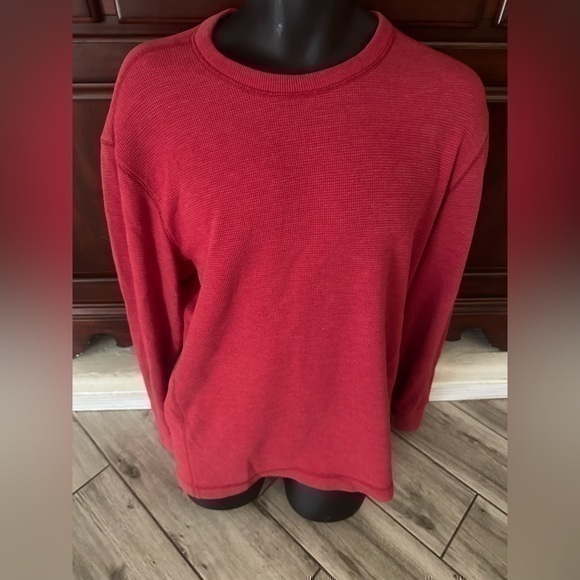Eddie Bauer Other - Men’s pre own as is Eddie Bauer size M medium Red crewneck sweater